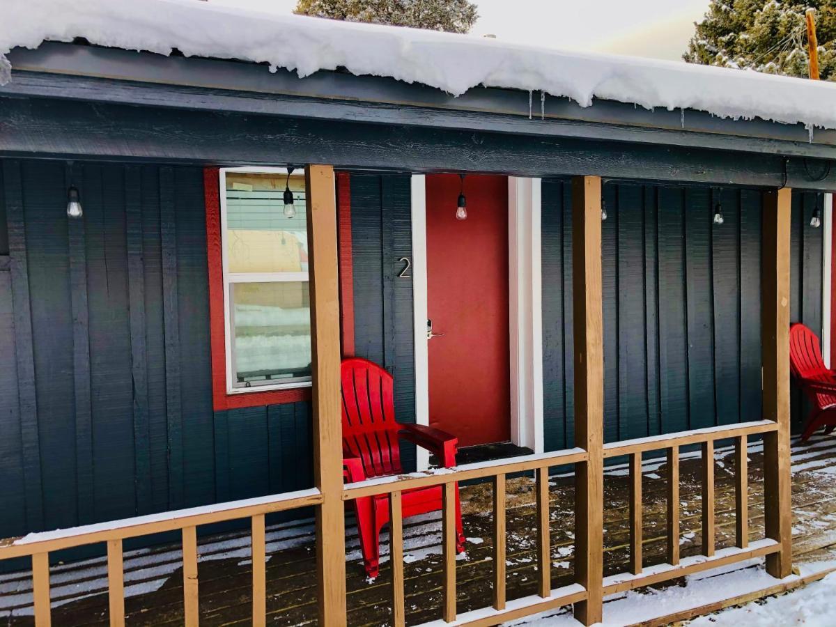 Pioneer Lodge 2 Red River Exterior photo